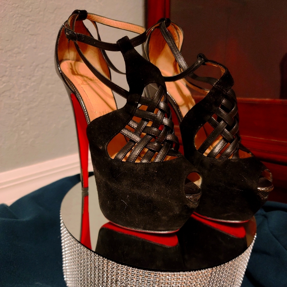 Christian Louboutin size 39.5 Heals